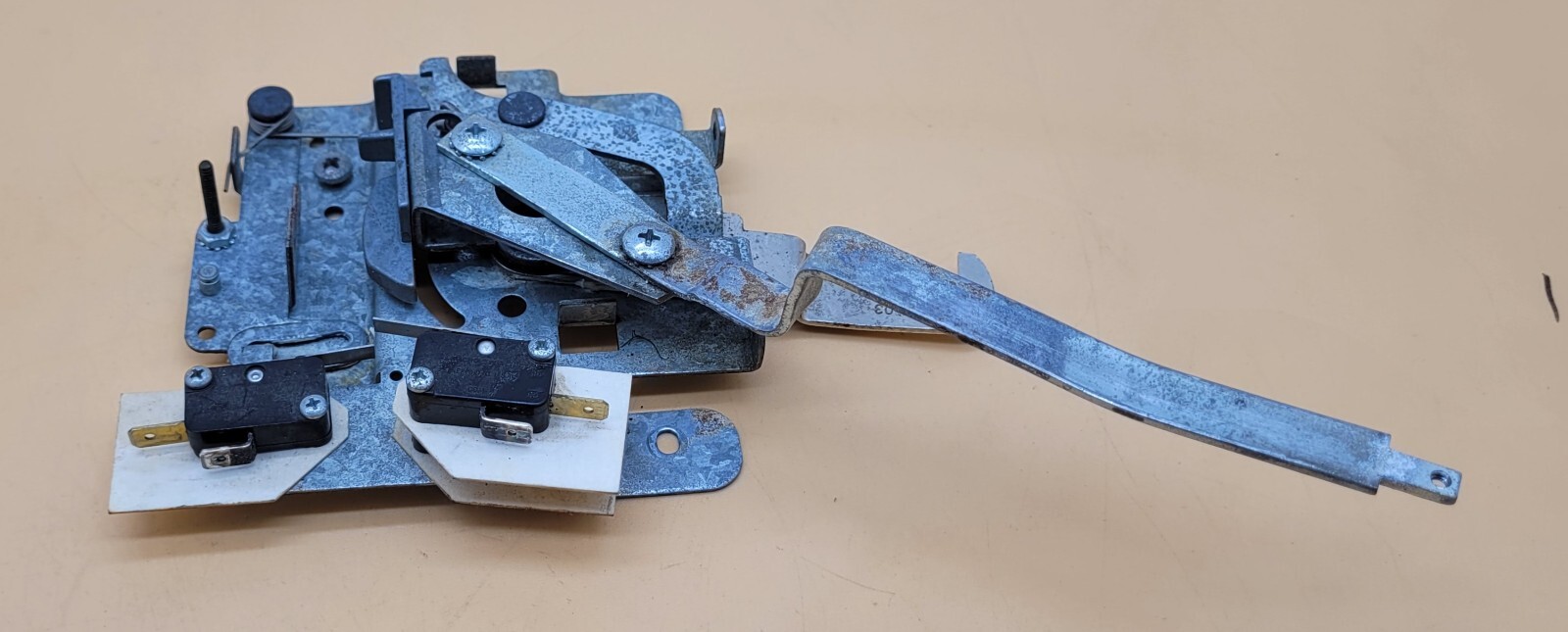 Genuine Double Oven Viking Door Latch Part#PL-401-03 PE110029