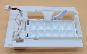 Genuine Refrigerator LG Ice Maker Part#MJH618647.