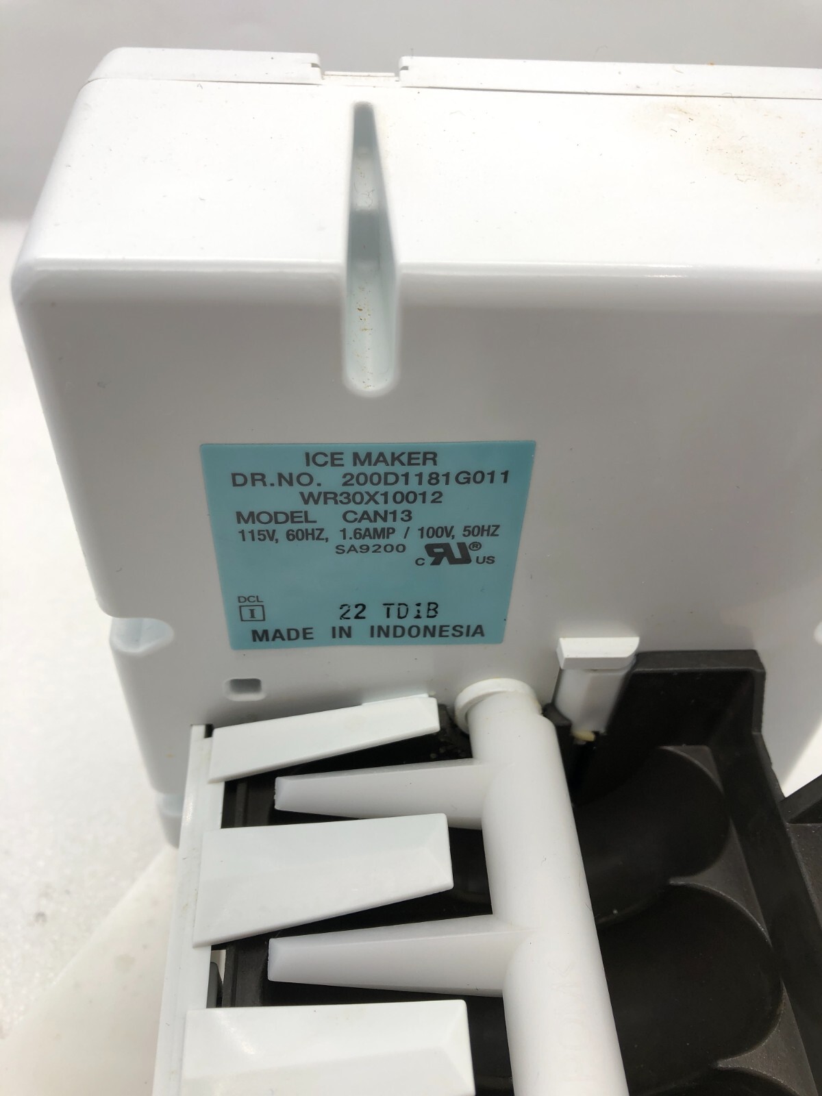 Genuine Whirlpool Refrigerator Ice Maker Part#WR30X10012 200D1181G011