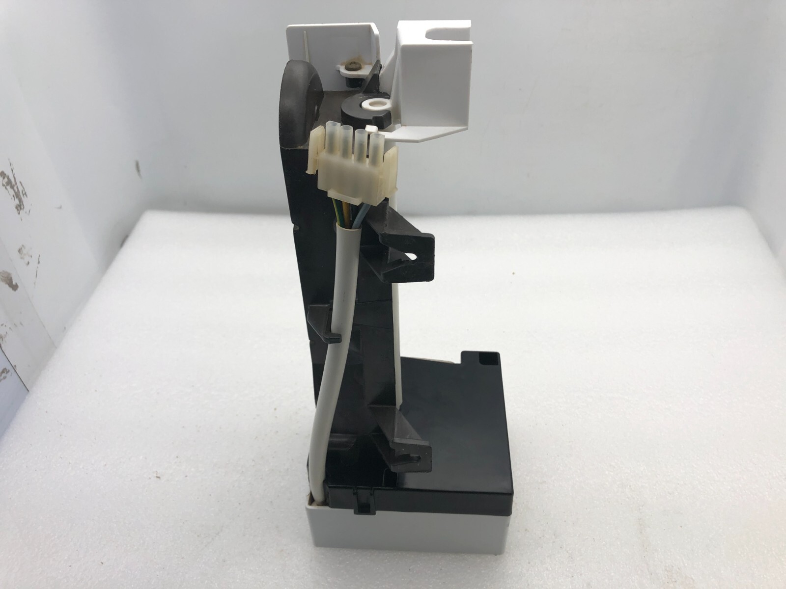 Genuine Refrigerator Ice Maker Part#33060500