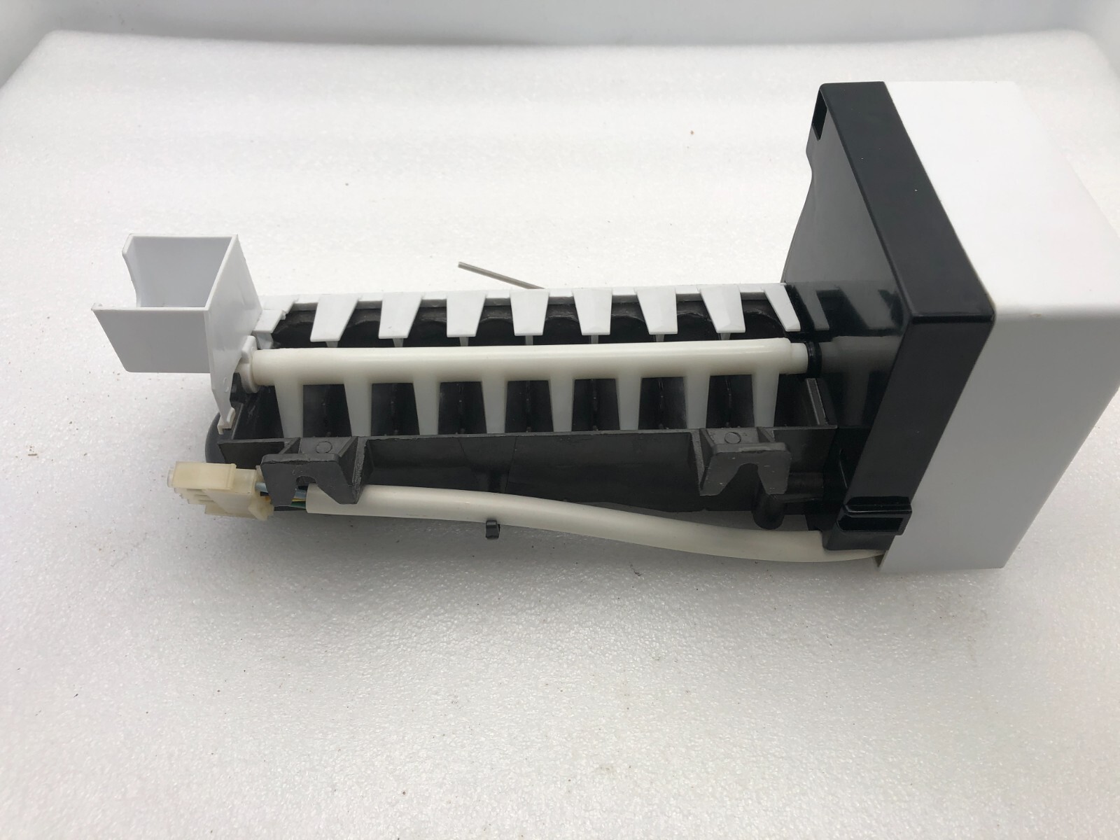 Genuine Refrigerator Ice Maker Part#33060500