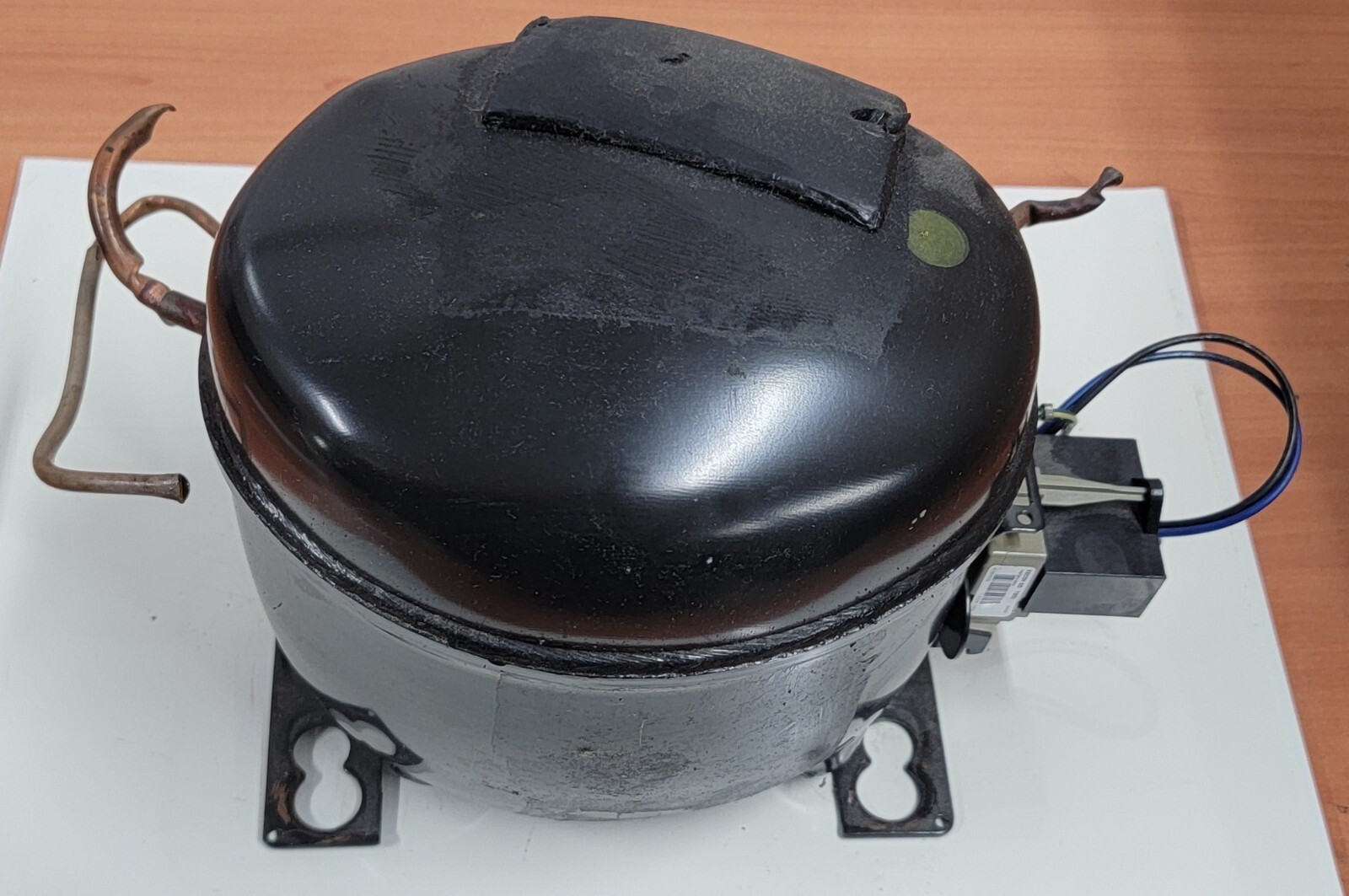 Genuine Refrigerator LG Compressor Part#513703024 EGX 90HLC