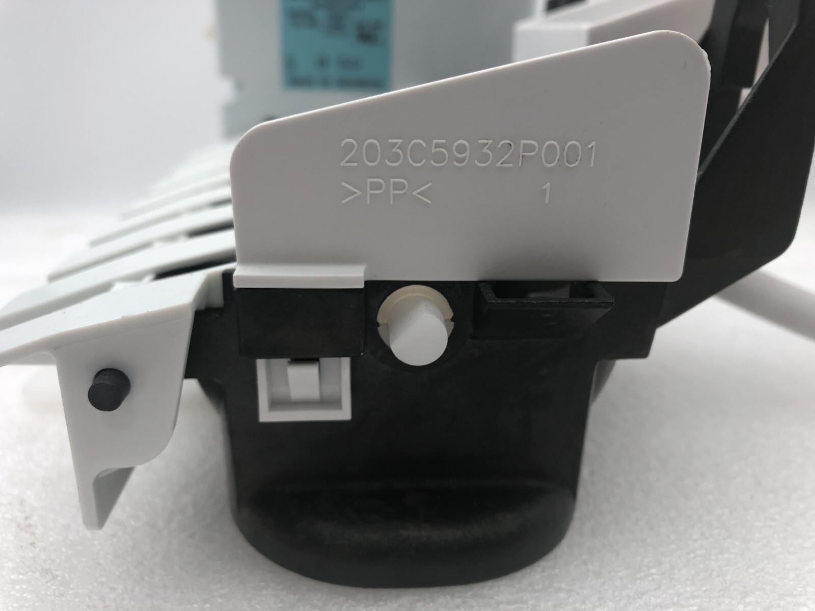 Genuine Kenmore Refrigerator Ice Maker Part#WRX10044 200D1181G013