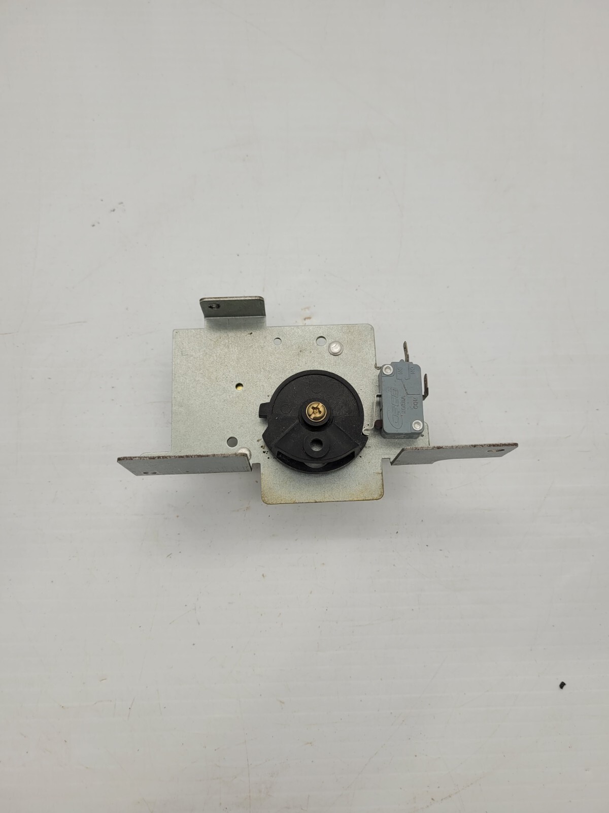 Genuine Frigidaire Gas Range Door Lock Part#251-001A