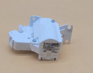Genuine Refrigerator Kenmore Dispenser Door Motor Part#STAA125A04