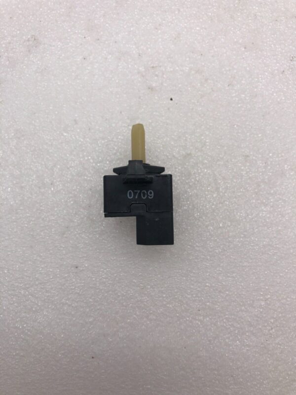 Genuine Whirlpool Washer Temperature Switch part#3399639 - Image 4